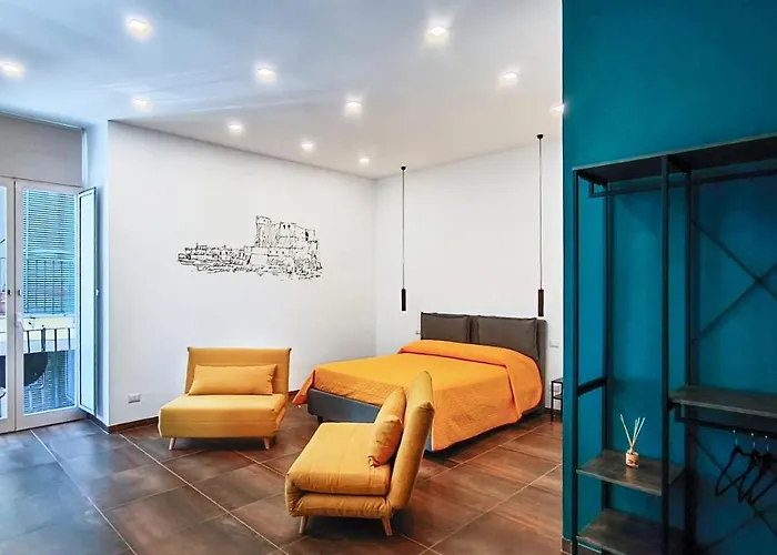 Casa Calù Castel Dell'ovo Couette-café